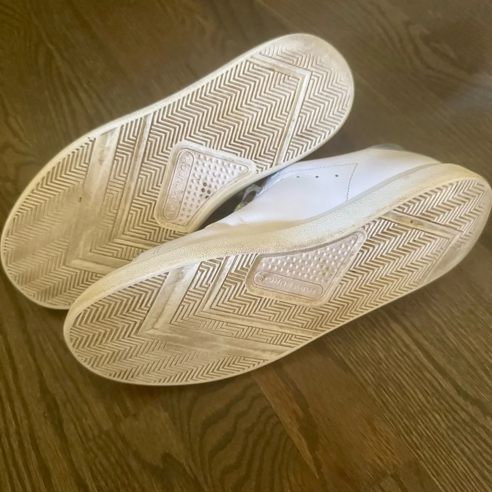 Tory Burch White and Gray Sneakers Minimalist Design